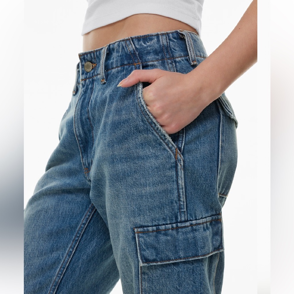 Aritzia Denim Forum The '90s Edie Lo-Rise Cargo Jean - Picture 3 of 11